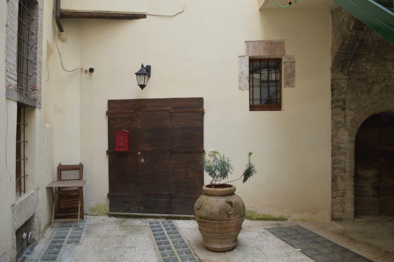 Appartamento In Centro Spoleto Buitenkant foto
