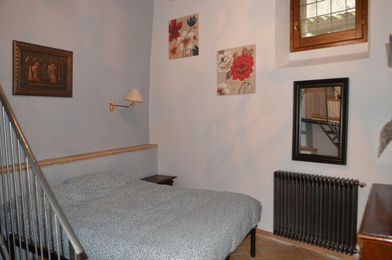Appartamento In Centro Spoleto Buitenkant foto